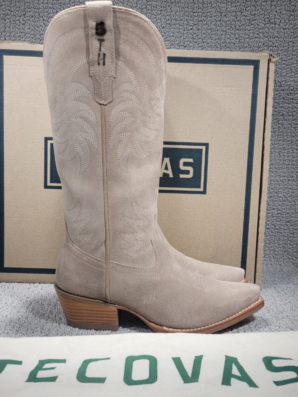 Tecovas The Annie Women's US Size 6.5B Fawn Suede Pull on Cowgirl Boots - Picture 2 of 10